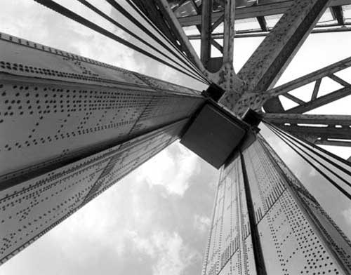 Pedestrian bridge to Ward's Island New York City 2005